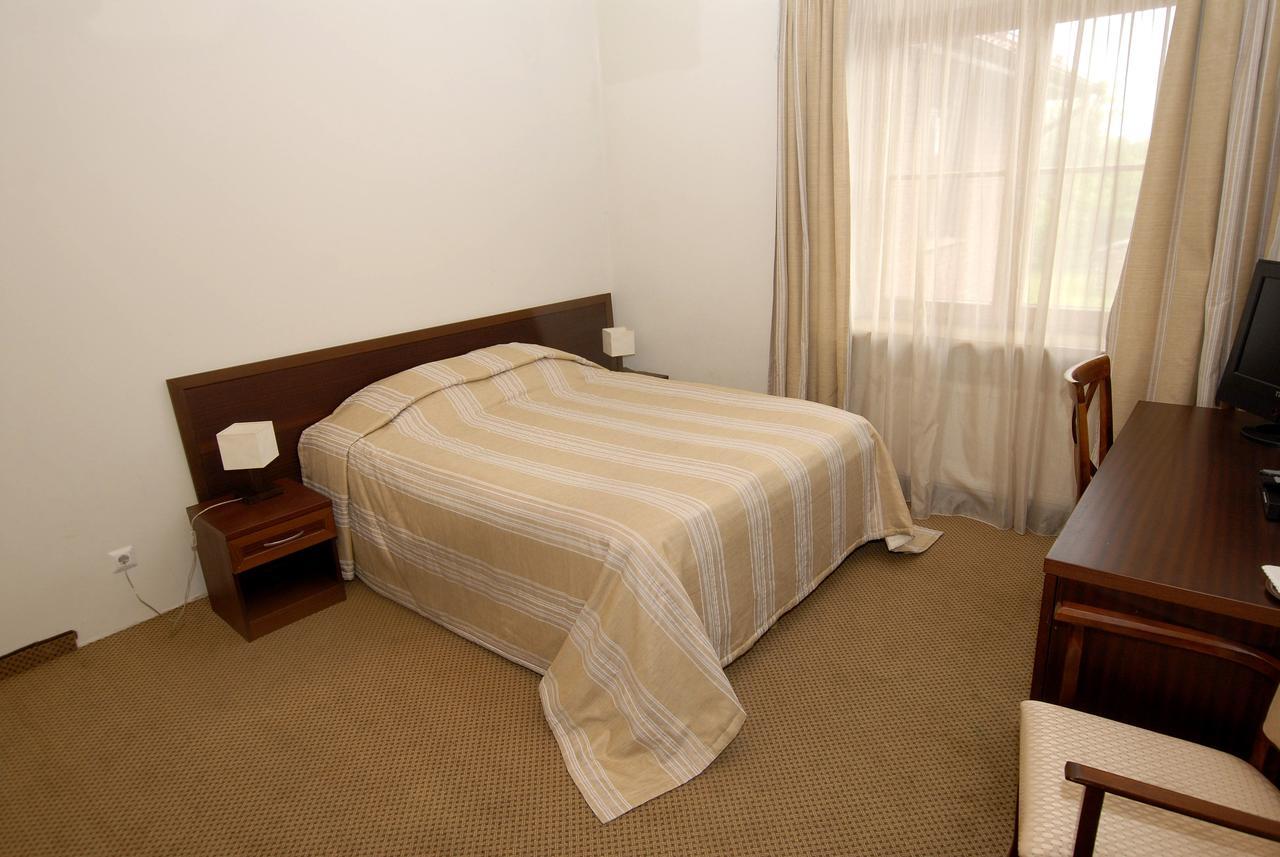 Prie Zeimenos Hotel Kaltanenai Ngoại thất bức ảnh